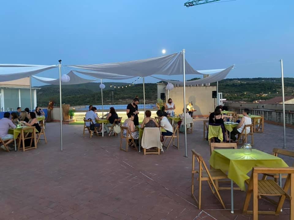 Hotel Fonda Neus Sant Sadurni d'Anoia Exterior photo