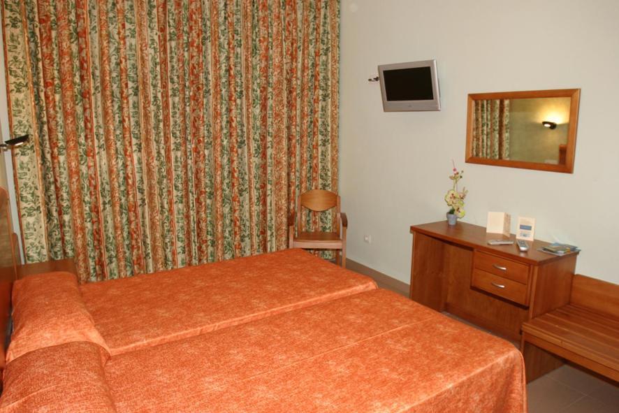 Hotel Fonda Neus Sant Sadurni d'Anoia Exterior photo