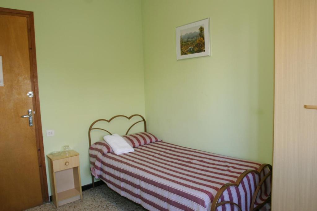 Hotel Fonda Neus Sant Sadurni d'Anoia Exterior photo
