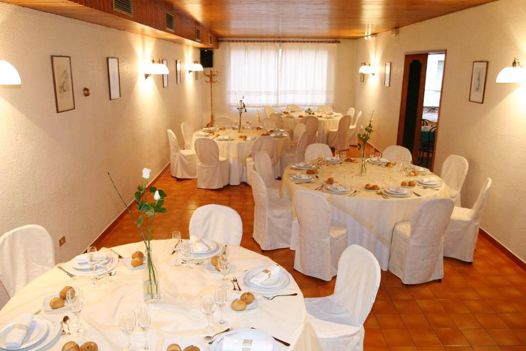 Hotel Fonda Neus Sant Sadurni d'Anoia Exterior photo