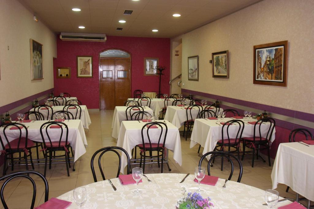 Hotel Fonda Neus Sant Sadurni d'Anoia Exterior photo